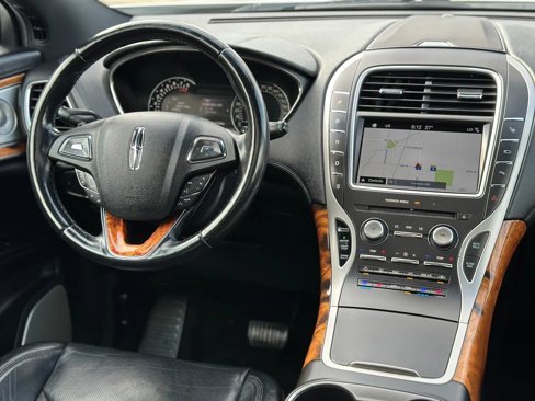 Used 2016 Lincoln MKX Reserve w/ Luxury Package image 22