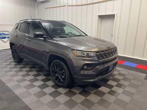 Used 2022 Jeep Compass Altitude w/ Convenience Group image 2