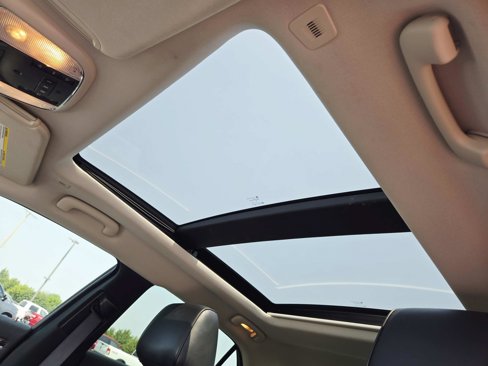 Used 2017 Chrysler 300 C image 10