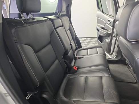 Used 2017 GMC Acadia SLT image 39