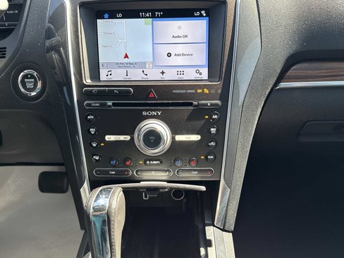 Used 2017 Ford Explorer Limited image 27