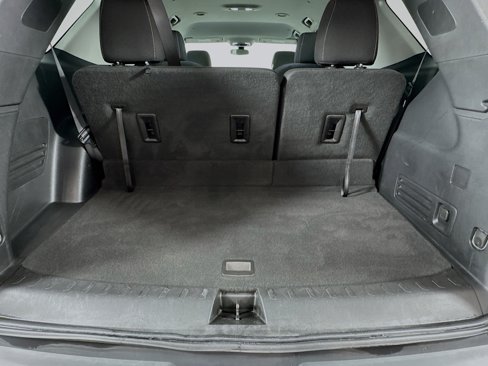 Used 2020 Chevrolet Traverse LT image 25