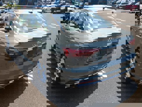 Used 2023 Audi A4 2.0T Premium Plus image 3