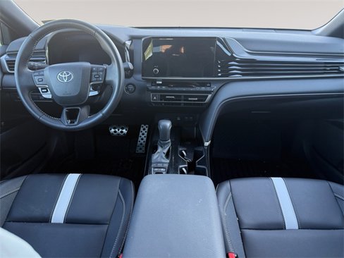 Used 2025 Toyota Camry SE image 10