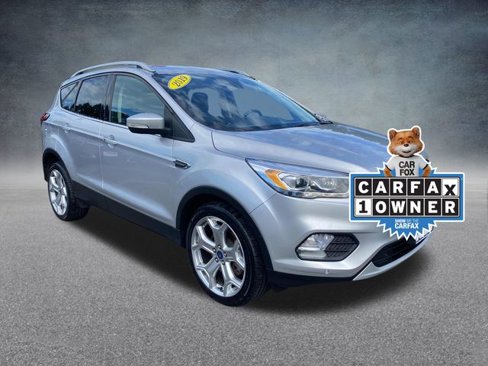 Used 2019 Ford Escape Titanium image 2