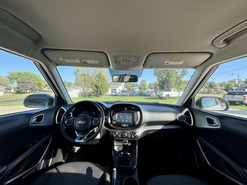 Used 2020 Kia Soul LX image 12