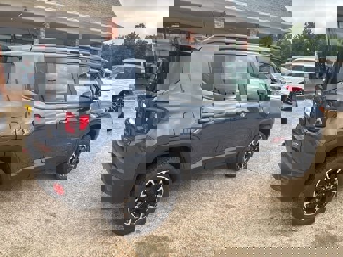 Used 2023 Jeep Renegade Trailhawk image 5