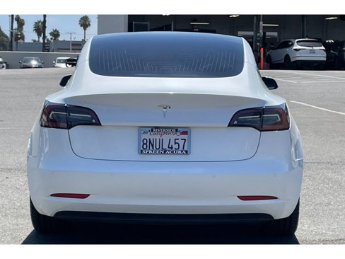 Used 2020 Tesla Model 3 Standard Range image 4