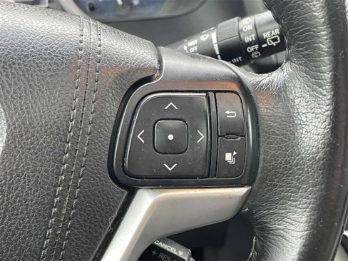 Used 2016 Toyota Sienna XLE image 22