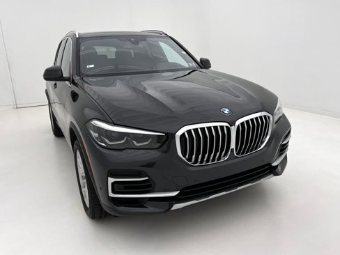 Certified 2023 BMW X5 xDrive40i w/ Premium Package image 3