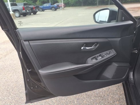 Used 2023 Nissan Sentra SV image 16