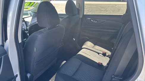 Used 2017 Nissan Rogue SV w/ SV Family Package image 20