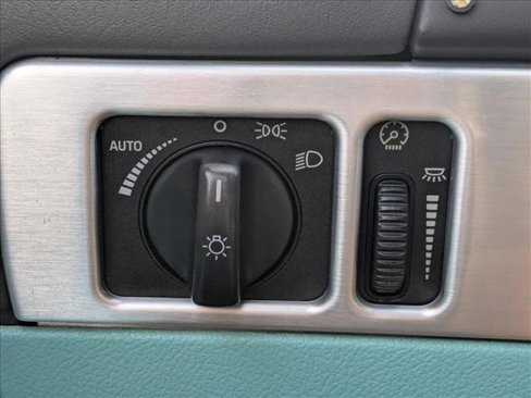 Used 2002 Ford Thunderbird image 15