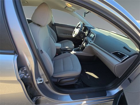 Used 2017 Hyundai Elantra SE image 19
