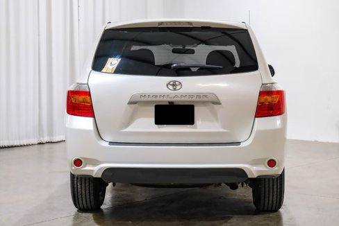 Used 2010 Toyota Highlander 2WD image 16