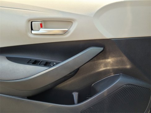 Used 2021 Toyota Corolla LE image 24