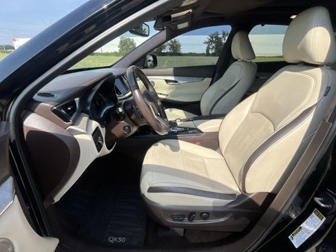 Used 2019 INFINITI QX50 Essential w/ Sensory Package image 24