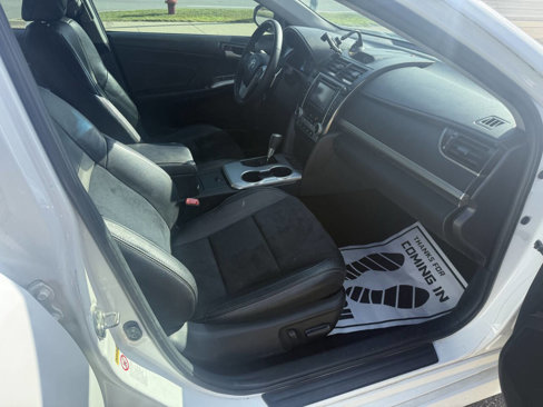 Used 2013 Toyota Camry SE image 12