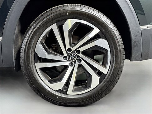 Used 2021 Volkswagen Atlas SEL Premium image 32