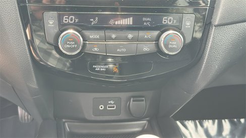 Used 2018 Nissan Rogue SV image 26