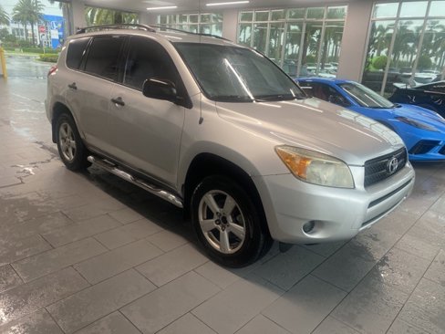 Used 2007 Toyota RAV4 2WD w/ 3rd Row image 2
