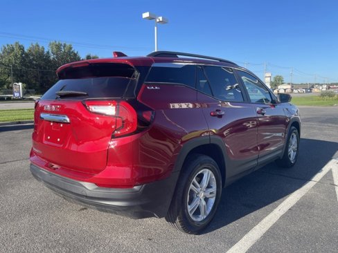 Used 2023 GMC Terrain SLE w/ Driver Convenience Package image 16