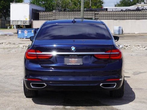 Used 2016 BMW 740i image 4