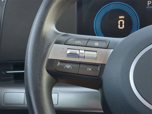 Used 2024 Hyundai Kona SE image 17