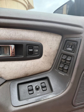 Used 1990 Chrysler LeBaron Convertible image 11