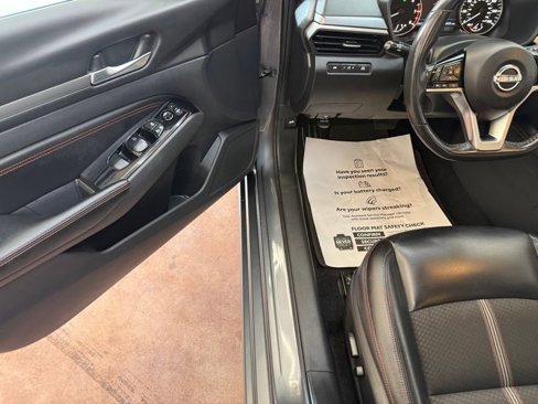 Used 2023 Nissan Altima 2.5 SR image 9