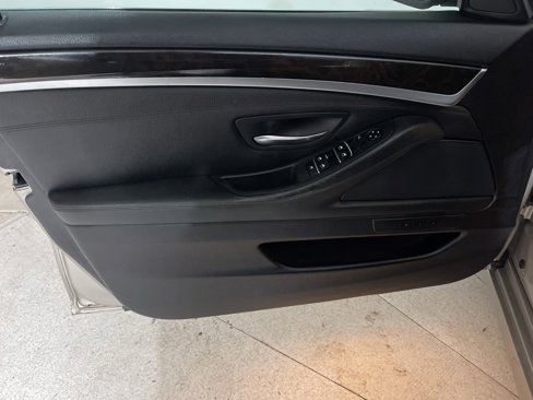 Used 2011 BMW 535i xDrive Sedan image 19