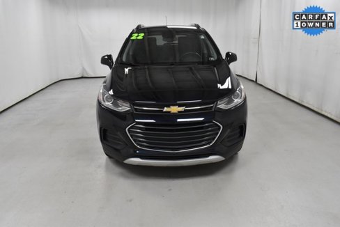 Used 2022 Chevrolet Trax LT w/ LT Convenience Package image 4