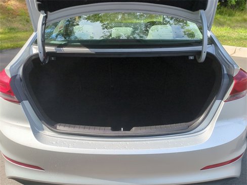 Used 2018 Hyundai Elantra SE image 23
