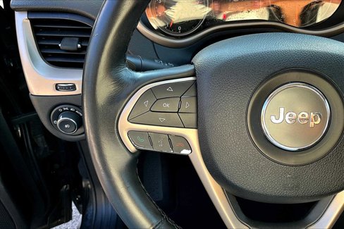 Used 2016 Jeep Cherokee 75th Anniversary image 22