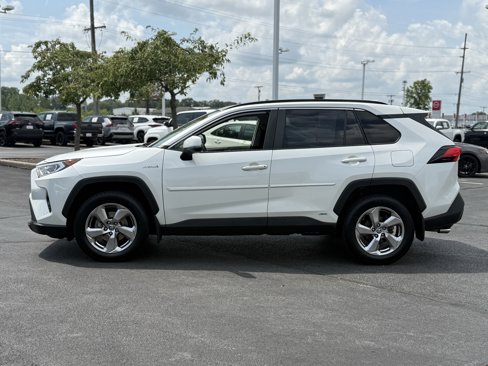 Used 2021 Toyota RAV4 XLE Premium image 5