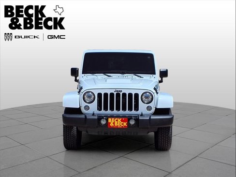 Used 2017 Jeep Wrangler Unlimited Sahara image 2