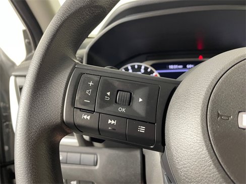 Used 2024 Nissan Rogue SV image 12
