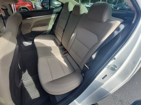 Used 2020 Hyundai Elantra SEL image 16