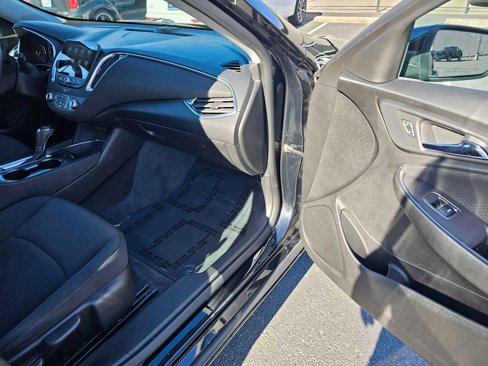 Used 2019 Chevrolet Malibu Hybrid image 10