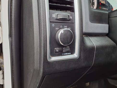 Certified 2020 RAM 1500 Classic SLT image 9