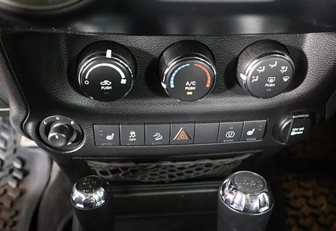 Used 2017 Jeep Wrangler Unlimited Sahara w/ Max Tow Package image 28
