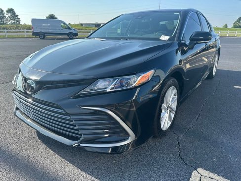 Used 2024 Toyota Camry LE image 4