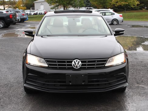 Used 2018 Volkswagen Jetta SE image 2