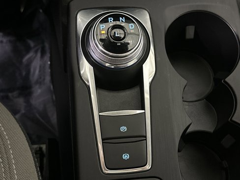 Used 2020 Ford Escape SE image 29
