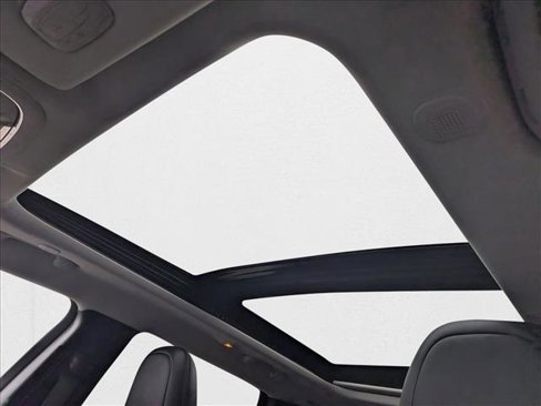 Used 2019 Jeep Cherokee Limited image 15