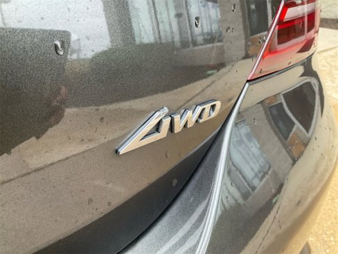 Used 2023 Genesis G70 2.0T image 10