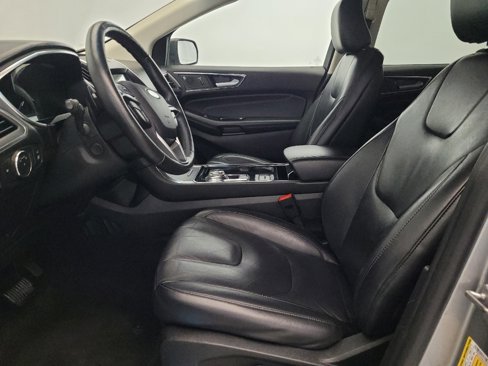 Used 2020 Ford Edge Titanium image 17