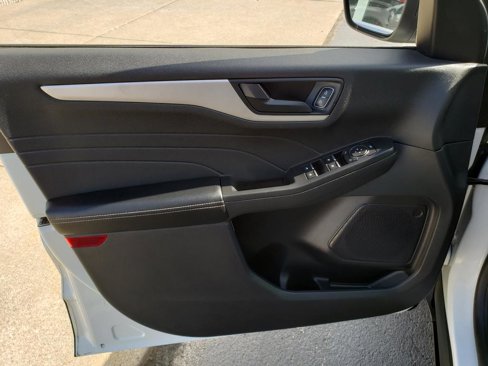 Used 2022 Ford Escape SE image 13