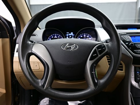 Used 2013 Hyundai Elantra GLS image 19