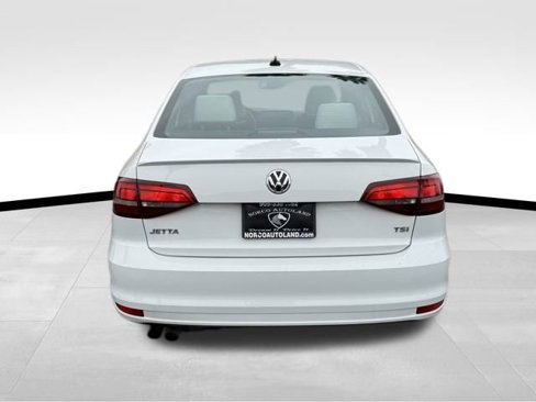 Used 2016 Volkswagen Jetta Sport image 5